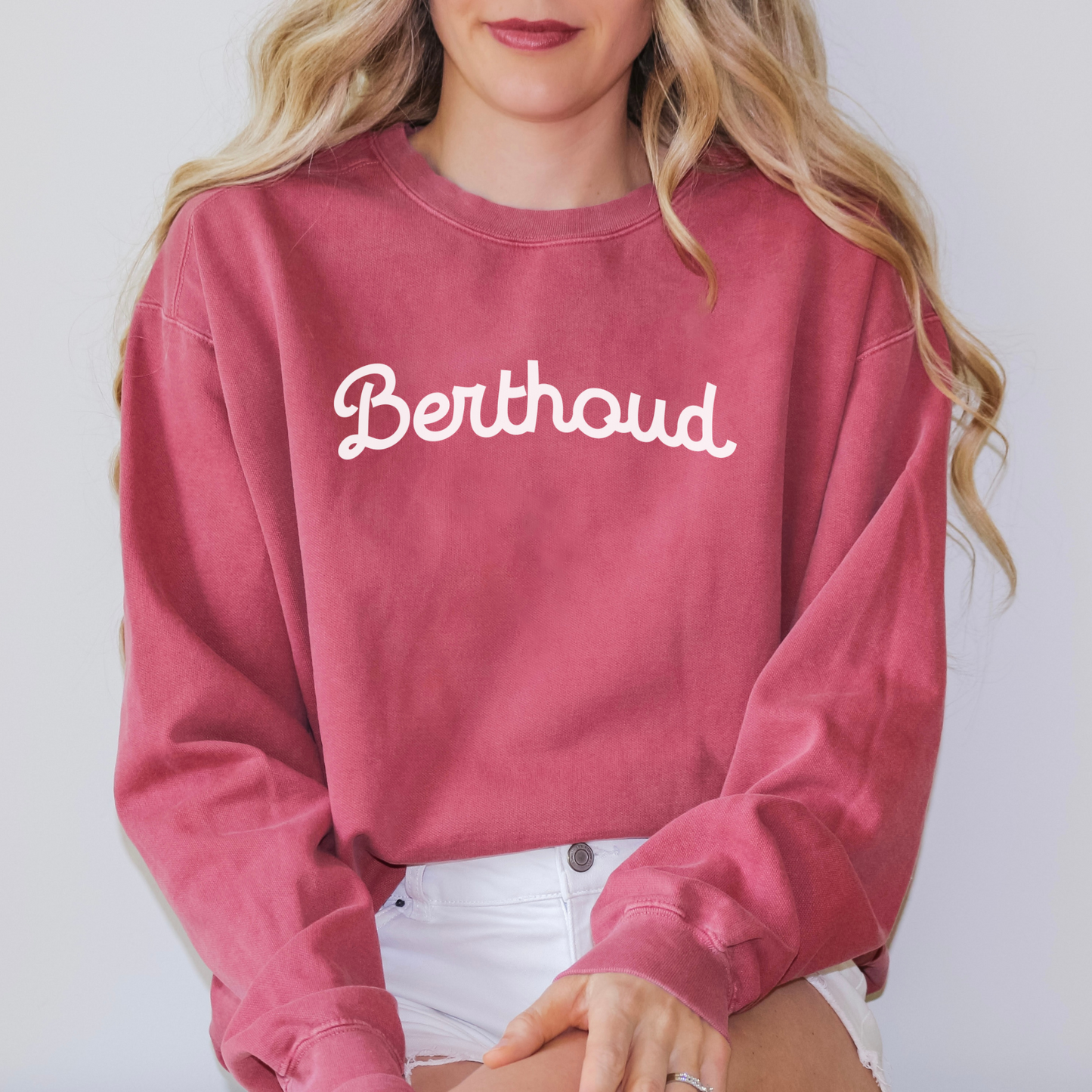 Retro Charm of Berthoud: Cozy Vintage Vibes Crewneck - Unisex Garment-Dyed Sweatshirt